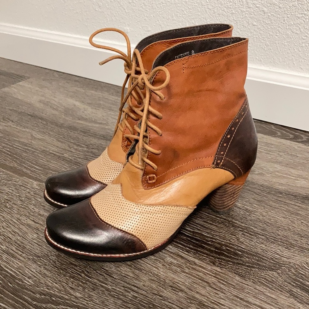 Corky’s Elite Intense Women’s Leather Boots Size 8
